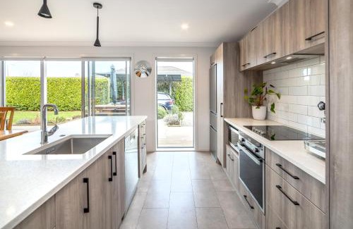 Martinborough Maison | Wine Country Bach