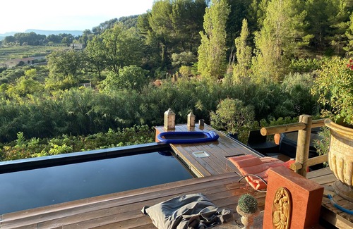 Le Beausset Maison | Propriété viticole sur une colline au milieu des vignes et oliviers