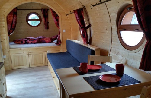 Jaulny Chalet De Ski | Roulotte viticole et son spa privé