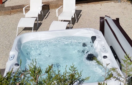 Jaulny Chalet De Ski | Roulotte viticole et son spa privé