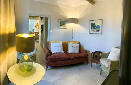 La Caunette Maison | Winemakers Cottage With Vineyard & Mountain Views