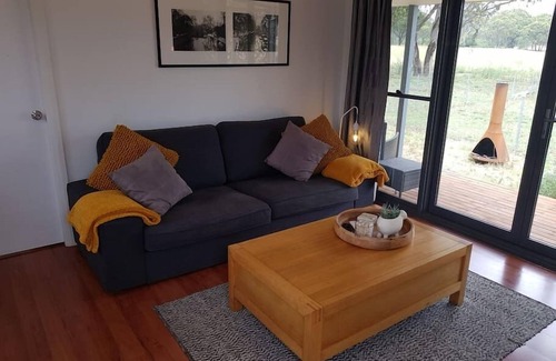 Buckaroo Cottage | Contemporary Cottage on scenic acreage close to wineries