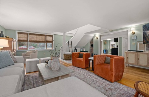North Andover Maison | Winery Farmhouse w/ Private Hot Tub & Wine Tasting