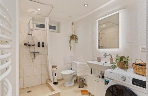 Edenkoben Appartement | WINETIME - Apartment Edenkoben - für bis zu 3 Personen - gemütlich an der südlichen Weinstraße zwischen Landau und Neustadt - nähe Villa Ludwigshöhe - Rietburg