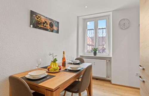 Edenkoben Appartement | WINETIME - Apartment Edenkoben - für bis zu 3 Personen - gemütlich an der südlichen Weinstraße zwischen Landau und Neustadt - nähe Villa Ludwigshöhe - Rietburg