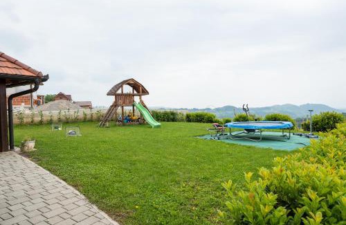 Bostanj Maison | Wineyard getaway house