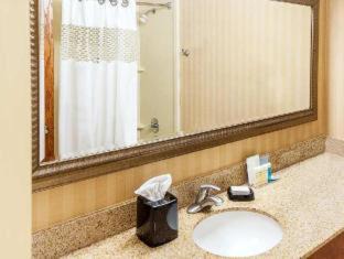 Barton Hôtel | Wingate by Wyndham St. Clairsville/Wheeling