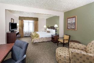Orange Prairie Hôtel | Wingate by Wyndham Peoria - Complimentary Area Shuttle