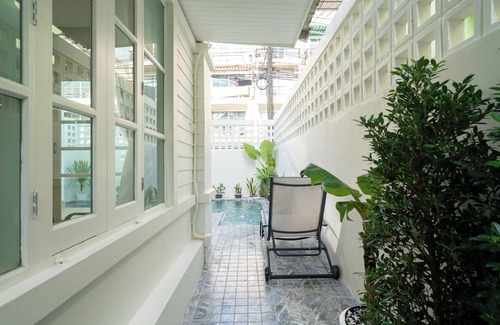 Nanai Road Villa | Wink villa 154 Patong Phuket close to the beach sleep 10
