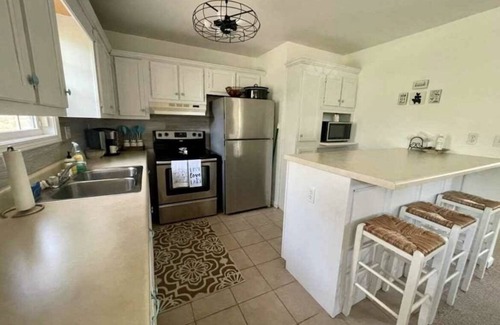 Counce Maison | Winn Springs- Relaxing Lake Weekend Getaway