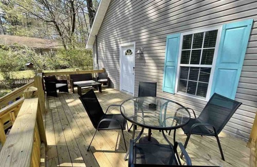 Counce Maison | Winn Springs- Relaxing Lake Weekend Getaway