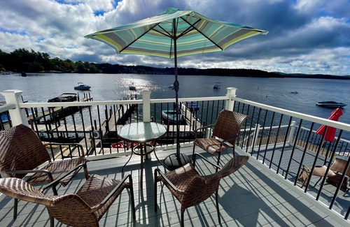 Wolfeboro Appartement | Winni lakefront room @ Windrifter Yacht Club