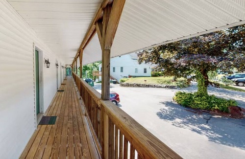 Winnisquam Appartement | Winnisquam Lakefront Condo