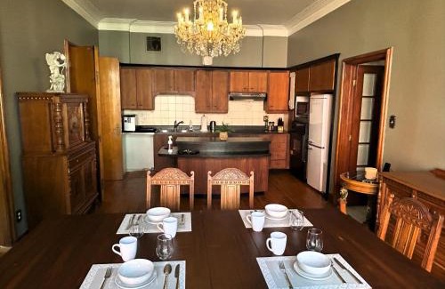 Sherbrooke Appartement | Winston Churchill - le charme Tudor au cœur de Sherbrooke