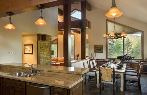 Elkhorn Village Maison | Escapade privée en montagne avec vue à 360 degrés et chambre bonus - idéal pour les groupes