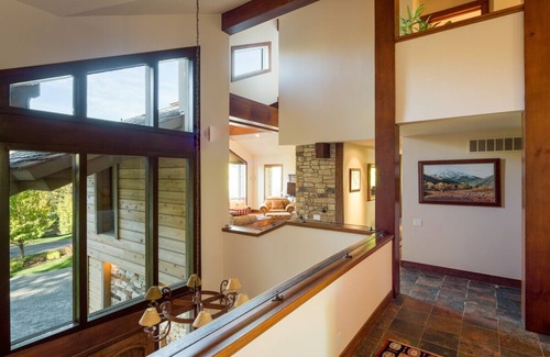 Elkhorn Village Maison | Escapade privée en montagne avec vue à 360 degrés et chambre bonus - idéal pour les groupes