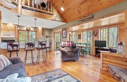 Crosslake Maison | Winter Hideaway Lakeside Cabin Snowmobile