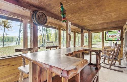 Crosslake Maison | Winter Hideaway Lakeside Cabin Snowmobile