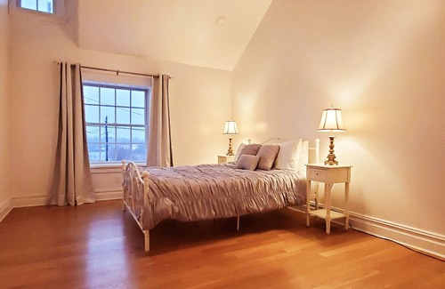 Mt. Bethel Lit Et Petit-Déjeuner | Pocono/Delaware Water Gap Estate 200 Acres, 20k Sqft, Pool, Jacuzzi, Chelsea Sun