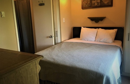 Ghent Appartement | Sur les pentes à Winterplace près de Beckley WV refondu cuisine complète, terrasse privée