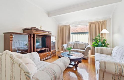 Winthrop Maison | Winthrop Mansion - 5 Bed, 3 Bath, Pool Table, Bbq