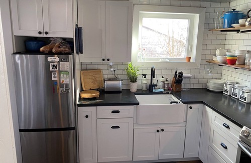 Preston-Potter Hollow Autre | Winwick: Fully Renovated Farmhouse in Northern Catskills 15 miles from Windham
