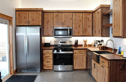 McIntosh County Cabine | Wishek Cottage: Lakefront Stay on Dry Lake, ND - Beach, Sauna, Pontoon and More