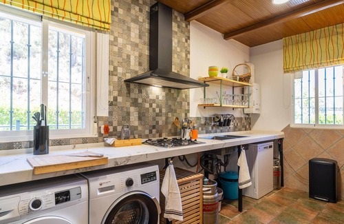 Alhama de Granada Maison | With breathtaking views in the middle of nature, this spacious and family vacation home with swimmin