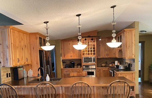 Tunica Cabine | With most of the furniture custom made, it's a great place to relax and enjoy.