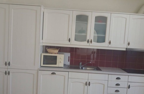 Albufeira Appartement | With pool, garden, barbecue and lake
