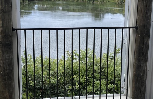 Opunake Cottage | With the lake on your doorstep, BEACH 2 minutes away and river swimming hole .