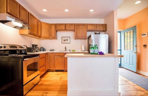 Town of Sharon Appartement | Within walking distance of shops & restaurants in historic Sharon Springs