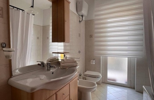 Guardiagrele Lit Et Petit-Déjeuner | Within walking distance of the town center. Take your 4-legged friend with you.