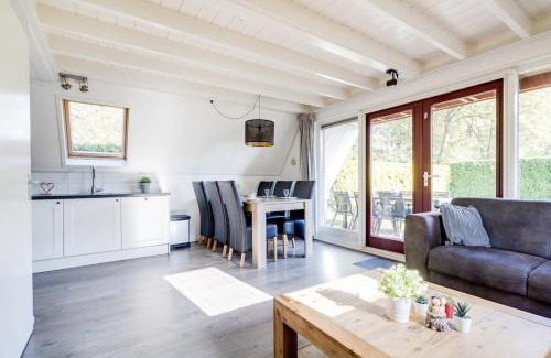 Zwiggelte Maison | Witte Kwikstaart I Mooi Huisje bij het Bos