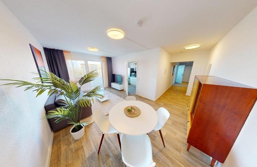 Morgenleite Appartement | Wohnen ohne Hindernisse, nur 170m bis zur Haltestelle der Linie 5, WLAN