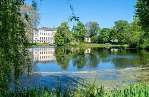 Semlow Appartement | Wohnstudio für 7 Personen im Schloss Semlow - Schloss Semlow mit Englischem Landschaftspark