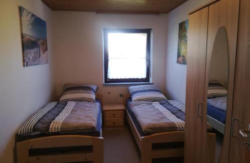 Hahnbach Maison | Wohnung-Haus für Arbeiter und Monteure bis 11 Personen Amberg