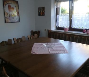 Hahnbach Maison | Wohnung-Haus für Arbeiter und Monteure bis 11 Personen Amberg
