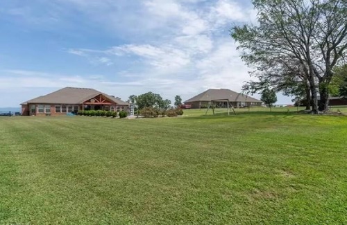 Summerfield Maison | Wolf Mountain Escape!