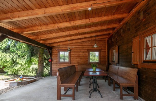 Dolni Branna Maison | Belle maison de vacances privée avec WIFI, bain à remous, TV, terrasse, animaux admis et parking