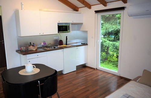 Dolni Branna Maison | Belle maison de vacances privée avec bain à remous, WIFI, TV, terrasse et animaux admis