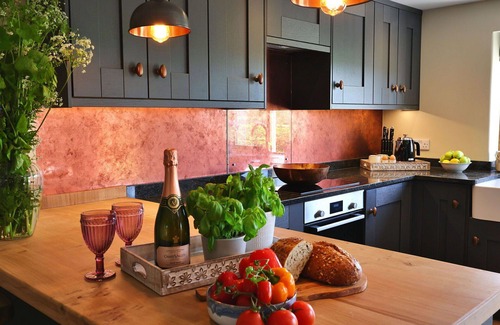 Quedgeley Maison | Wonderful villa for 6 people with WIFI, terrace, pets allowed and parking