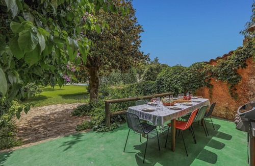 Galaroza Maison | Wonderful 17th Century 5 Bedroom House with Large Gardens, Pool and Sauna