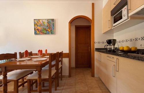 Cala San Vicente Appartement | Merveilleux appartement "Pinos Altos T2" avec piscine, Wi-Fi, balcon et terrasse