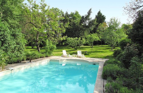 Saint-Sulpice-les-Feuilles Maison | Maison de vacances privée avec bain à remous, piscine privée, WIFI, TV, patio, animaux admis