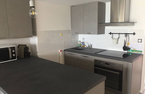 Le Brusc Appartement | Merveilleux studio face à la mer , á l’île des #Embiezs accès direct plage.