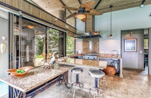 Tarcoles Maison | Magnifique maison acceptant les chiens entourée de nature avec vue sur l'océan et piscine privée