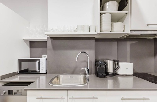 Les Corts Appartement | Wonderful Les Corts 3BR w/ Balcony, A/C & W/D, by Blueground