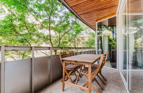 Les Corts Appartement | Wonderful Les Corts 3BR w/ Balcony, A/C & W/D, by Blueground