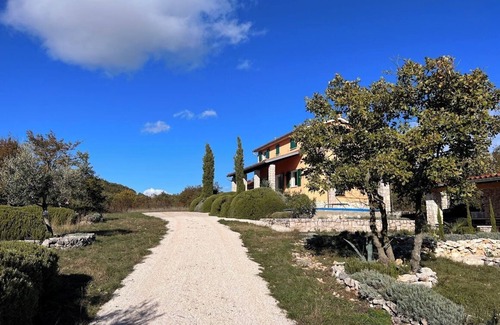 Ripenda Kras Cottage | Wonderful little "Villa Istra" with fantastic garden and heated pool